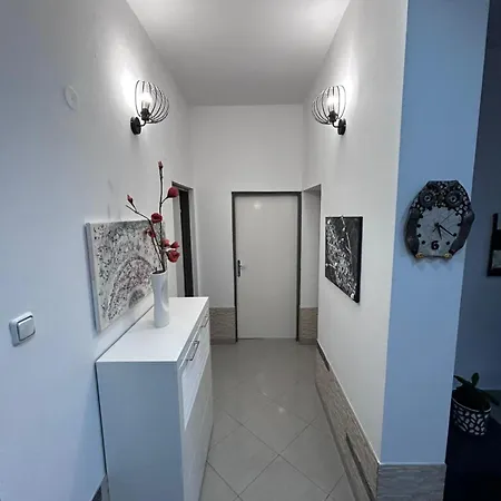 Case de vacanță Lucas With Pool *