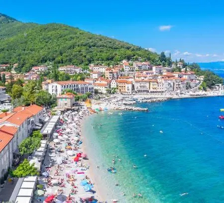 Lucas With Pool Case de vacanță