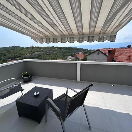 Lucas With Pool Case de vacanță