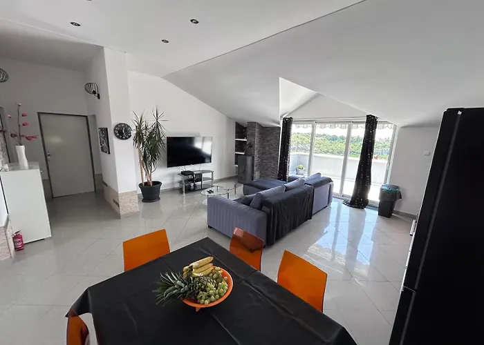 Nyaraló Lucas With Pool