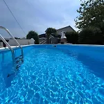 Case de vacanță Lucas With Pool