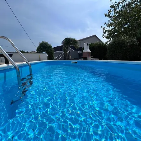 Nyaraló Lucas With Pool