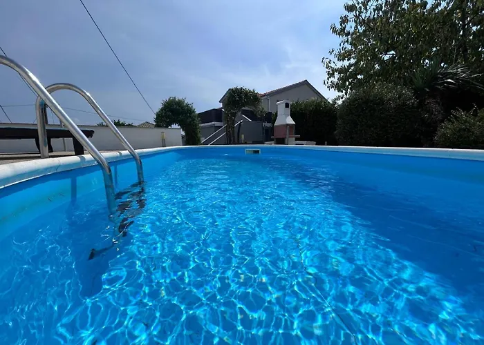 度假居 Lucas With Pool